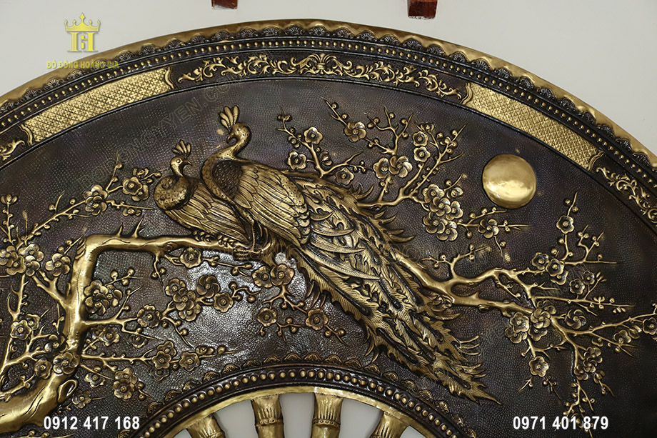 &Yacute; nghĩa v&agrave; c&aacute;ch treo tranh quạt c&ocirc;ng mai bằng đồng hun